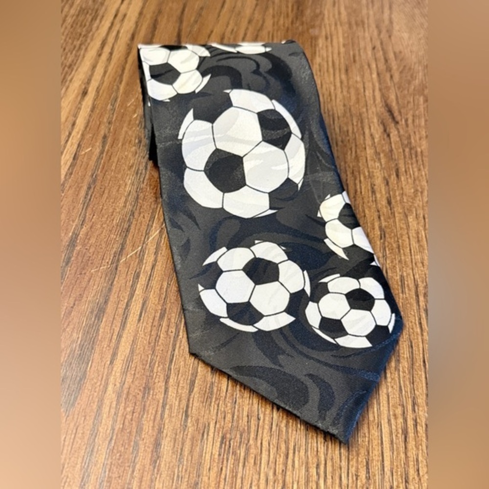 Steven Harris Black Soccer Tie - Good Condition. BI